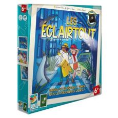 Couverture du jeu Les Éclairtout chez IELLO. Des enfants explorent une forêt nocturne avec des lampes magiques révélant un cerf et un hibou. Un jeu d'observation féerique et coopératif pour toute la famille, à retrouver sur Divertistore.com.